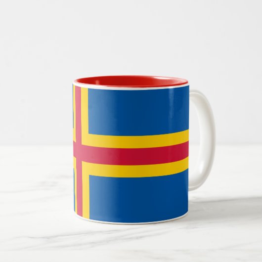 Patriotische Åland-Inseln-Flagge Zweifarbige Tasse (VorderseiteRechts)