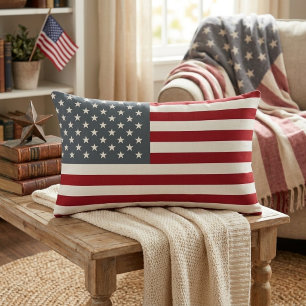 Patriotische amerikanische Flagge in Rot, Weiß und Lendenkissen
