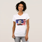 Patriotische amerikanische Flagge und amerikanisch T-Shirt (Vorne ganz)