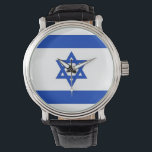 Patriotische, besondere Uhr mit Flagge Israels<br><div class="desc">Bleibe stilvoll und verbunden mit deinem Erbe mit unserer Handuhr unter der Flagge Israels! Dieses elegante Uhrwerk zeigt stolz das unverwechselbare Design der israelischen Fahne. Die Armbanduhr ist mit dem blauen Star of David (Magen David) geschmückt, der zwischen zwei horizontalen blauen Streifen auf weißem Hintergrund zentriert ist. Diese Elemente symbolisieren...</div>