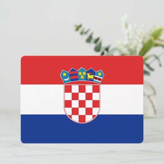 Patriotische Einladungen mit kroatischer Flagge (Stehend Vorderseite)