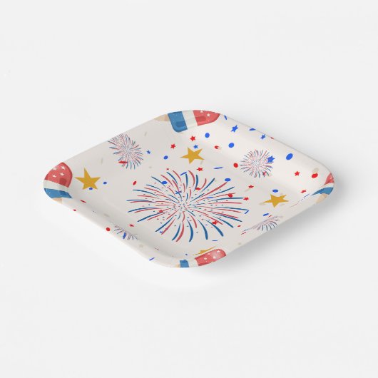 Patriotische Eis-Pop und Feuerwerksmuster | Rot-We Pappteller (Gewinkelt)