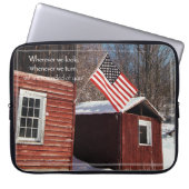 Patriotische Erinnerungen unter der Stallflagge Laptopschutzhülle (Vorderseite)