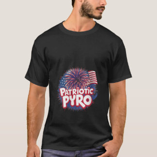 Patriotische Feuerwerke von Frau Pyro am 4. Juli T-Shirt