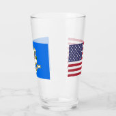 Patriotische Glastasse mit Flagge von Connecticut Glas (Links)