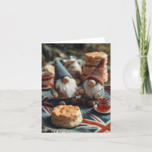 Patriotische Gnomes genießen Britischen Nachmittag Feiertagskarte