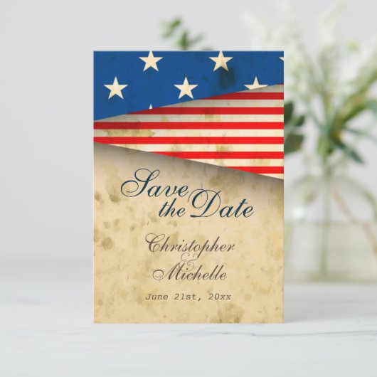 Patriotische Hochzeit der US-Flagge Save the Date Einladung (Stehend Vorderseite)