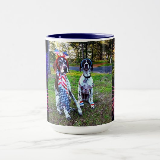 Patriotische Hunde und Feuerwerke - Combo-Tasse Tasse (Zentrum)