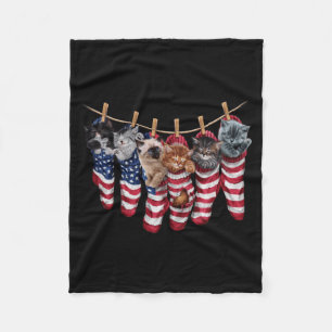 Patriotische Kätzchen in amerikanischen Flaggen-So Fleecedecke