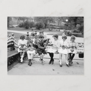 Patriotische Knitting-Biene, Anfang des 19. Jahrhu Postkarte