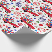 Patriotische LKW- und Feuerwerksmuster Geschenkpapier (Ecke)