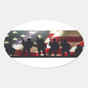 Patriotische Militärsoldat-Silhouetten Ovaler Aufkleber