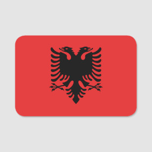 Patriotische Namensmarke mit der Flagge Albaniens Namensschild