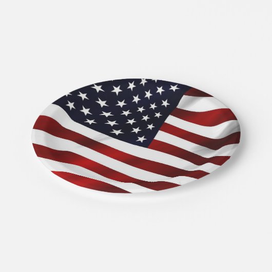 Patriotische Papierplatte für Wavy American Flag Pappteller (Schrägansicht)