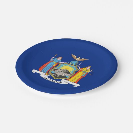 Patriotische Papierplatte mit der Flagge New Yorks Pappteller (Schrägansicht)