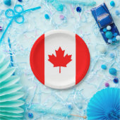 Patriotische Papiertafel mit kanadischer Flagge Pappteller (Party)