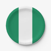 Patriotische Papiertafel mit nigerianischer Flagge Pappteller (Vorderseite)