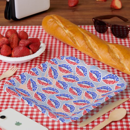 PATRIOTISCHE ROTE WEISSE BLUE LIPS PAPPTELLER (Picknick)