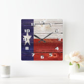 Patriotische Rustikale Texas Flag auf Holzstruktur Quadratische Wanduhr (Zuhause)