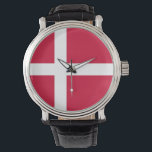 Patriotische, Spezialuhr mit Flagge Dänemarks Armbanduhr<br><div class="desc">Feiern Sie das dänische Erbe mit unserer exquisiten Uhr unter der Flagge Dänemarks! Dieses stilvolle Uhrwerk zeigt stolz das ikonische Design der dänischen Flagge. Das Uhrenband und das Zifferblatt zeigen elegant die Farben Rot und Weiß an, wobei ein weißes skandinavisches Kreuz auf einem roten Feld zentriert ist. Diese Elemente symbolisieren...</div>