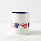 Patriotische Sterne Streifen Aviator Sonnenbrillen Zweifarbige Tasse (Mittel)