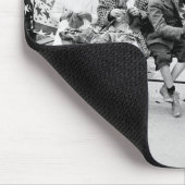 Patriotische strickende Biene, frühe 1900s Mousepad (Ecke)