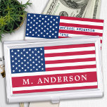 Patriotische US Flagge der amerikanischen Flagge Visitenkarten Dose<br><div class="desc">American Flag Business Card Case - Amerikanische Flagge im modernen, rot-blauen Design. Personalisieren Sie mit diesem US-Flaggen Visitenkartengehäuse mit Namen. Diese personalisierte Visitenkarte der amerikanischen Fahne ist ideal für militärische Geschenke, Ruhestand oder Abschluss, solider weg Party. COPYRIGHT © 2020 Judy Burrows, Black Dog Art - Alle Rechte vorbehalten. Fall "American...</div>