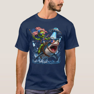Patriotischer Außerirdischer reitet auf einem Hai  T-Shirt