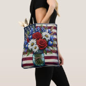Patriotischer, blumengestresster Amerikaner Tasche (Von Nahem)