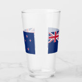 Patriotischer Glasbecher mit neuseeländischer Flag Glas (Rechts)