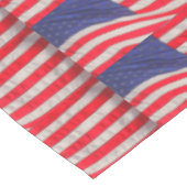 Patriotischer Gott segne Amerika-Flaggen Tischdecke (Schrägansicht)