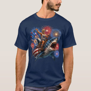 Patriotischer Hai-Cowboy reitet auf einem Weißen H T-Shirt