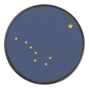 Patriotischer Hockey-Puck mit der Flagge von Alask Eishockey Puck