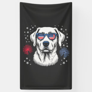 Patriotischer Labrador mit USA-Shades Banner