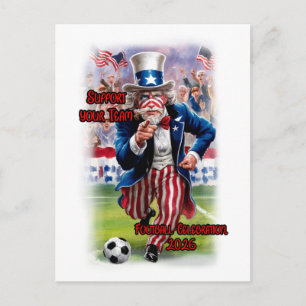 Patriotischer Onkel Sam spielt Fußball auf einem Feiertagspostkarte