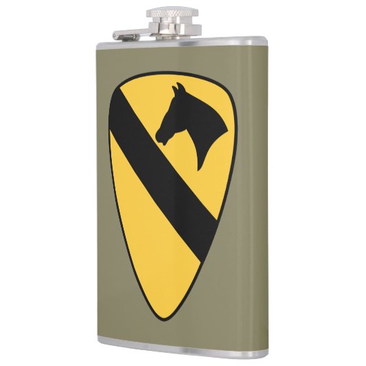 Patriotischer Patch der ersten Cavalry Division Flachmann (Links)