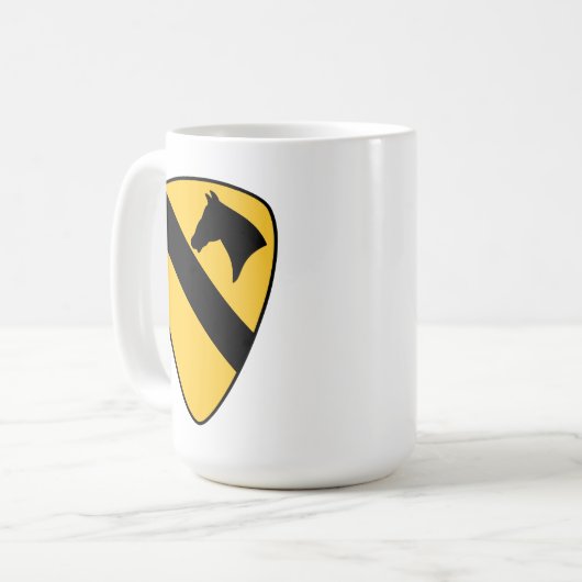 Patriotischer Patch der ersten Cavalry Division Kaffeetasse (Vorderseite Links)
