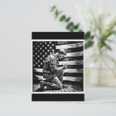 Patriotischer Soldat mit US-Flagge Postkarte (Stehend Vorderseite)