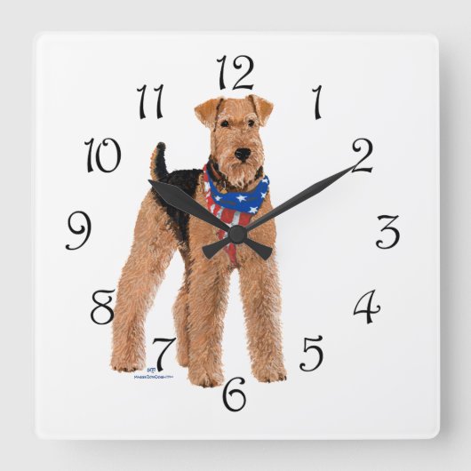 Patriotisches Airedale Terrier Quadratische Wanduhr (Vorderseite)