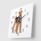 Patriotisches Airedale Terrier Quadratische Wanduhr (Winkel)