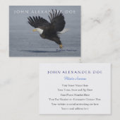 Patriotisches Eagle, das Flug - doppelseitige Visitenkarte (Vorne/Hinten)