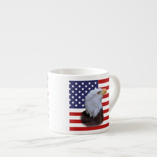 Patriotisches Eagle und USA-Flagge Espressotasse (Vorderseite Rechts)