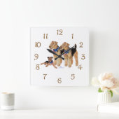 Patriotisches Flaggentrio Quadratische Wanduhr (Zuhause)