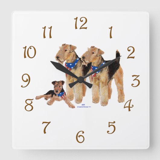 Patriotisches Flaggentrio Quadratische Wanduhr (Vorderseite)