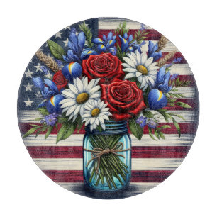 Patriotisches, florales, abgenutztes amerikanische schneidebrett