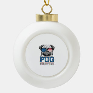 Patriotisches Pug Vintage-Stickerei-Shirt-Design_1 Keramik Kugel-Ornament