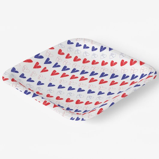 Patriotisches Rotes, Weißes und Blaues Herz Pappteller (Gewinkelt)
