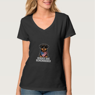 Patriotisches Rottweiler-Held-Hund-Vektor-Design T-Shirt