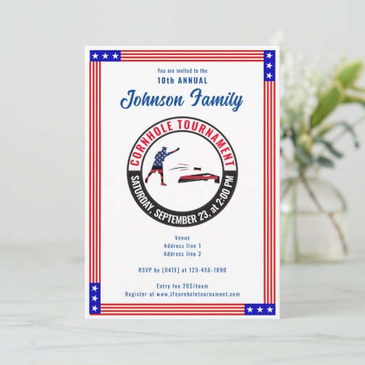 Patriotisches US-Flag-Sack Toss Cornhole Turnier Einladung (Stehend Vorderseite)