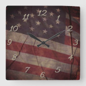 Patriotisches US-Flaggensegment über rustikales, g Quadratische Wanduhr (Vorderseite)